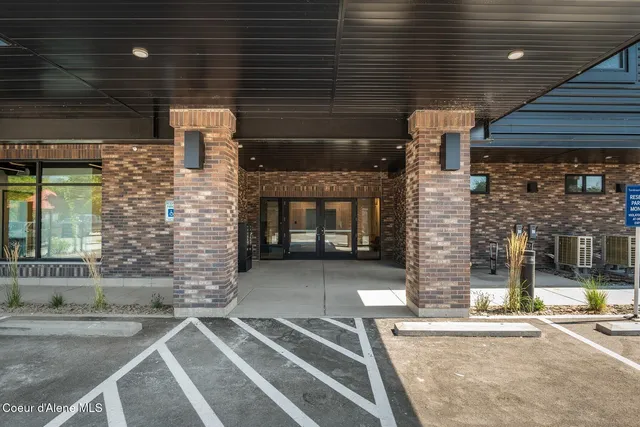 $950,000 | 503 Cedar Street, Unit 203, Sandpoint, ID 83864