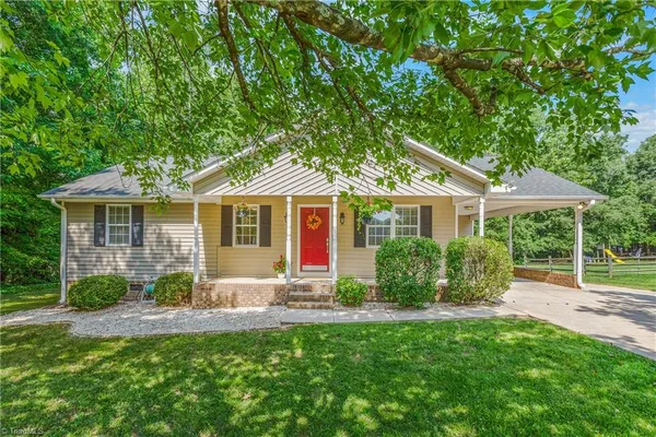 $325,000 | 209 Millstone Drive, Lexington, NC 27295
