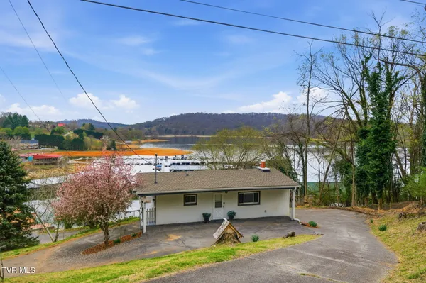 $455,000 | 411 Gammon Road, Kingsport, TN 37663