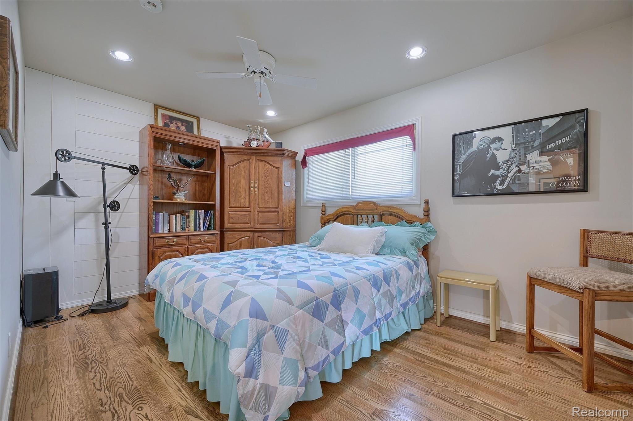 552 Deerpoint Road Leonard, MI 48367 - Photo 33 of 54 32-3rd-Bedroom.jpg
