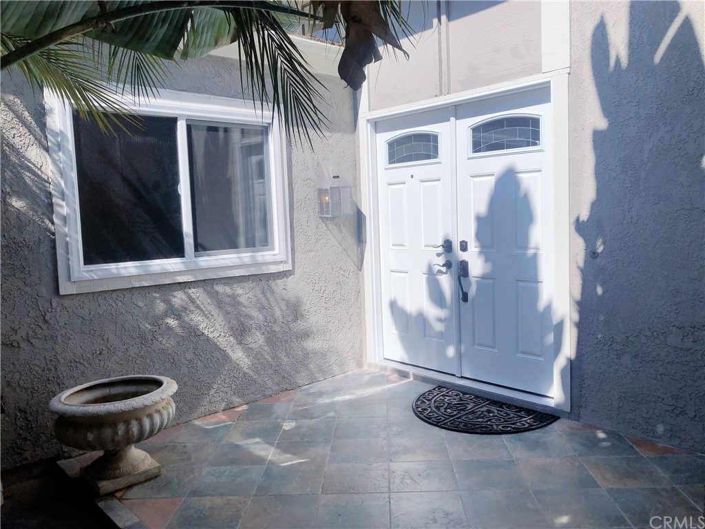 33 Valley, Unit 35 Irvine, CA 92612 - Photo 3 of 31 a view of a corridor