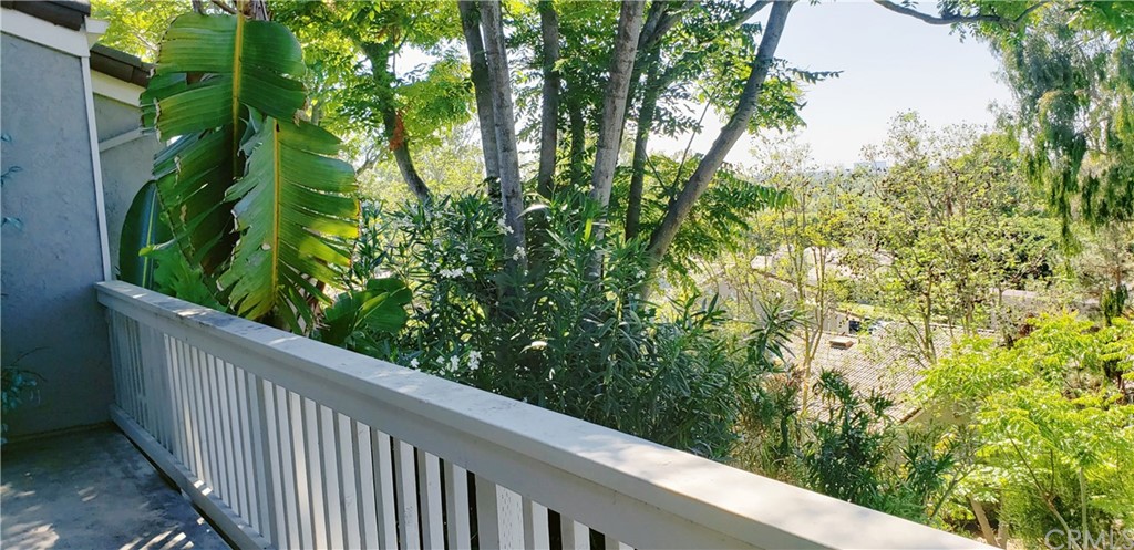 33 Valley, Unit 35 Irvine, CA 92612 - Photo 21 of 31 a view of a garden from a balcony