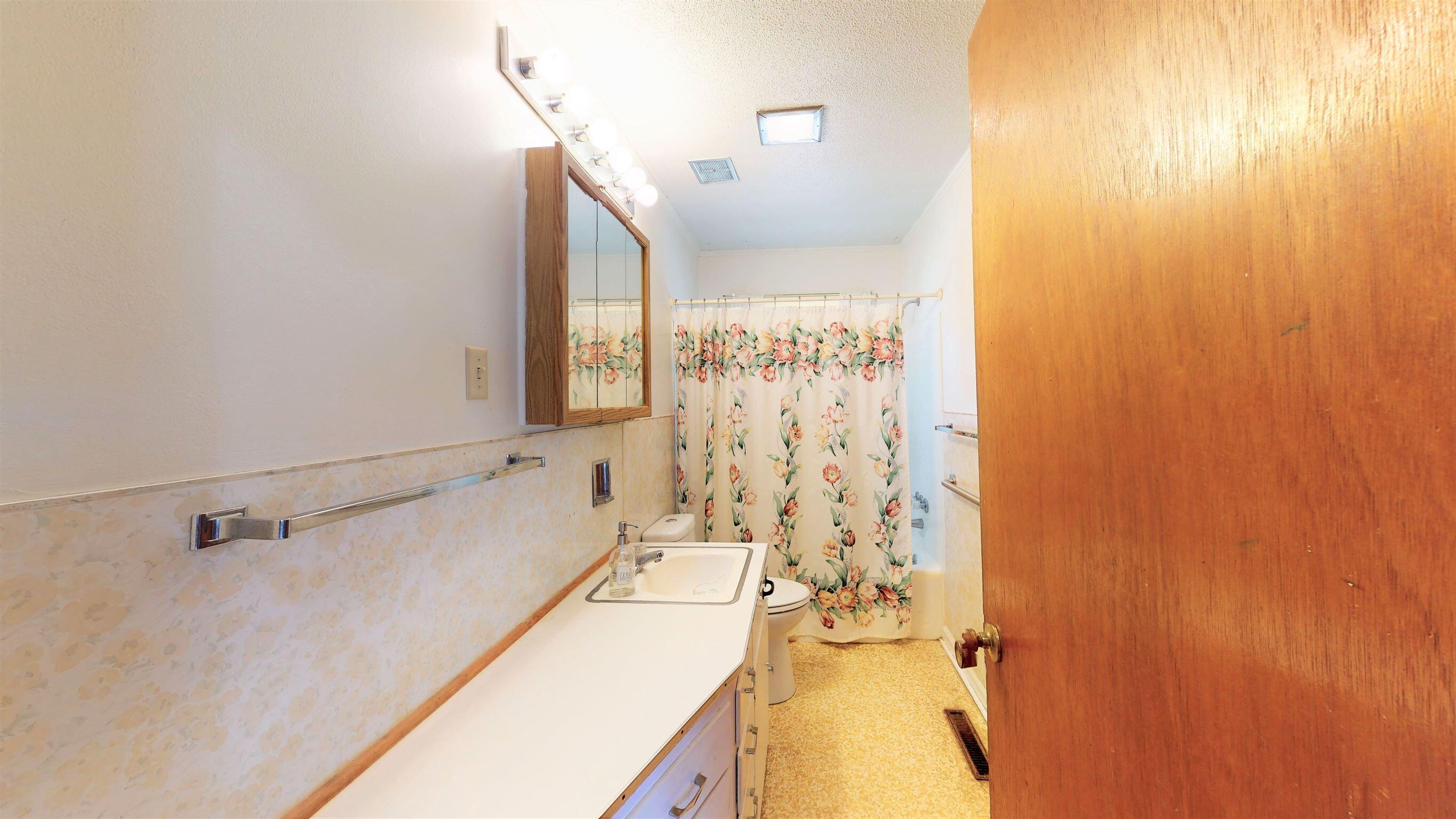 114 Marsh Place Road Trenton, SC 29847 - Photo 12 of 22 Full Bath 2.1