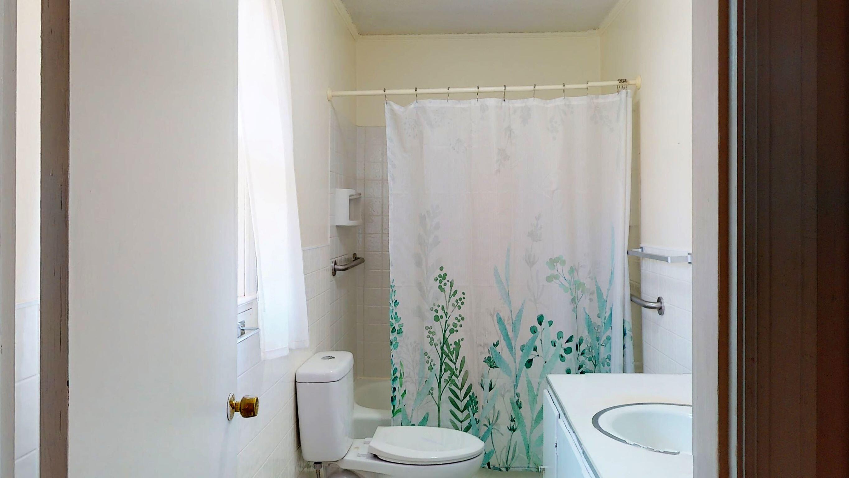 114 Marsh Place Road Trenton, SC 29847 - Photo 17 of 22 Full Bath end of hall 2