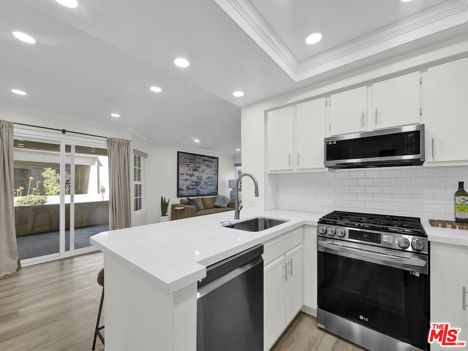 4240 Lost Hills Road, Unit 3004 Calabasas, CA 91301 - Photo 5 of 18