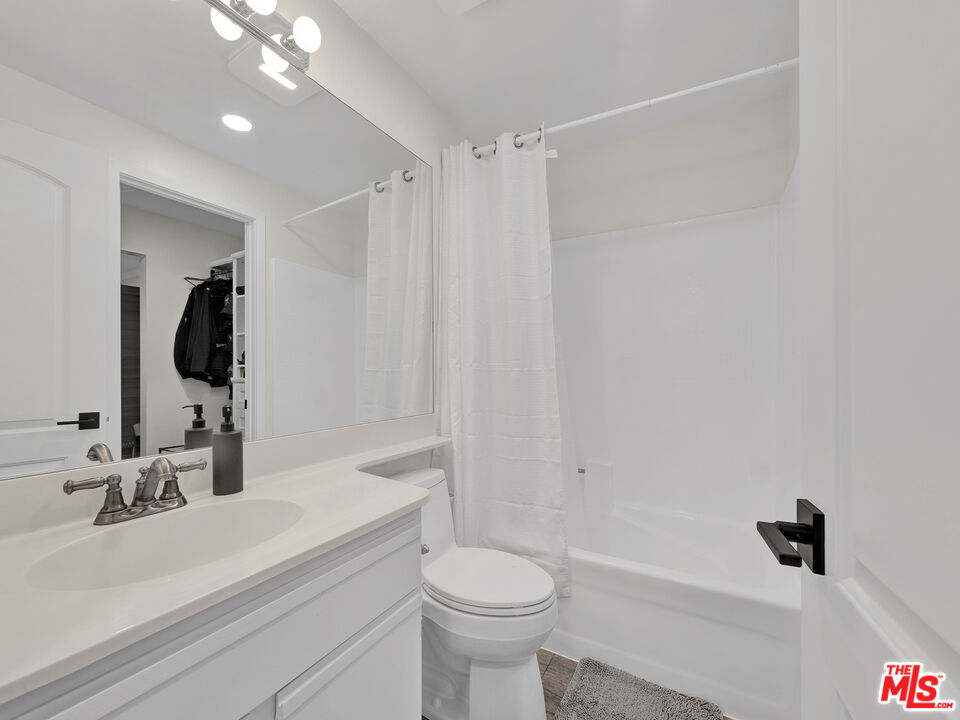 4240 Lost Hills Road, Unit 3004 Calabasas, CA 91301 - Photo 9 of 18