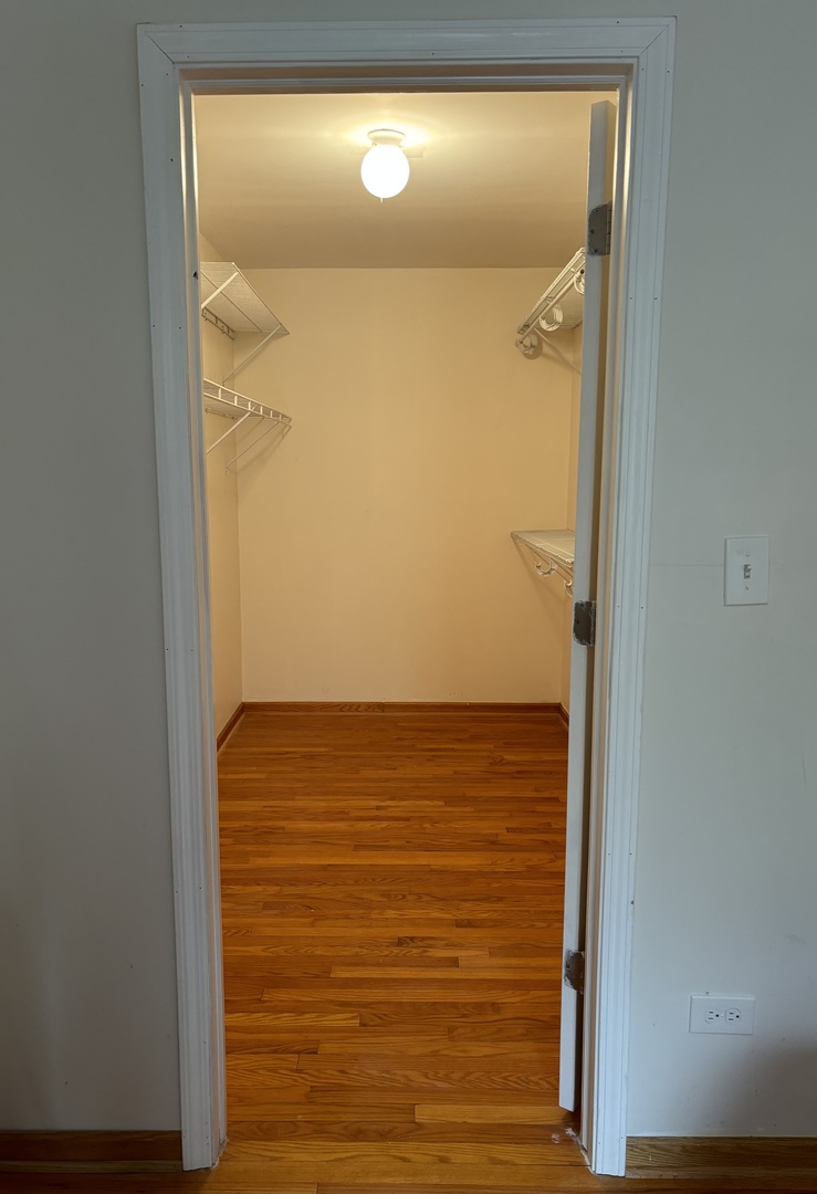 2461 Hawthorne Road Homewood, IL 60430 - Photo 14 of 37 a view of a balcony