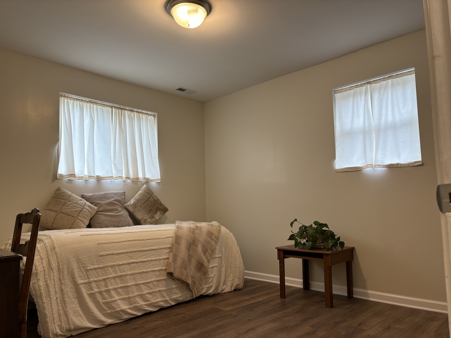 2461 Hawthorne Road Homewood, IL 60430 - Photo 31 of 37 a bedroom with a bed and window