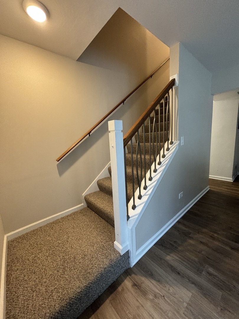 2461 Hawthorne Road Homewood, IL 60430 - Photo 10 of 37 a view of entryway with wooden floor