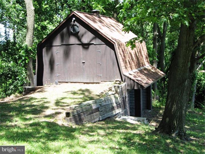 789 Bossler Road Leesport, PA 19533 - Photo 23 of 25 Barn
