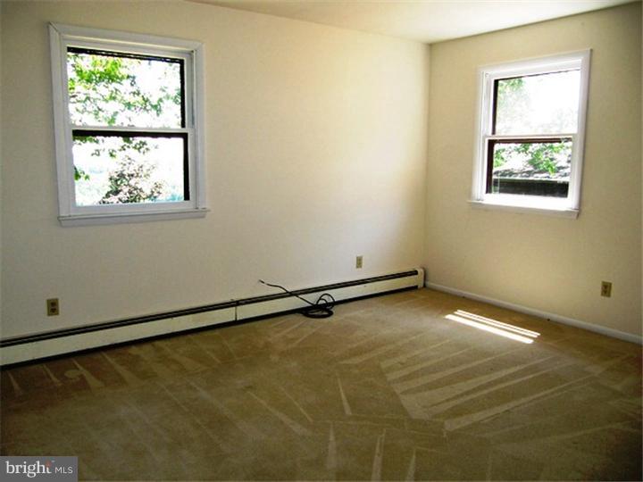 789 Bossler Road Leesport, PA 19533 - Photo 10 of 25 Master Bedroom