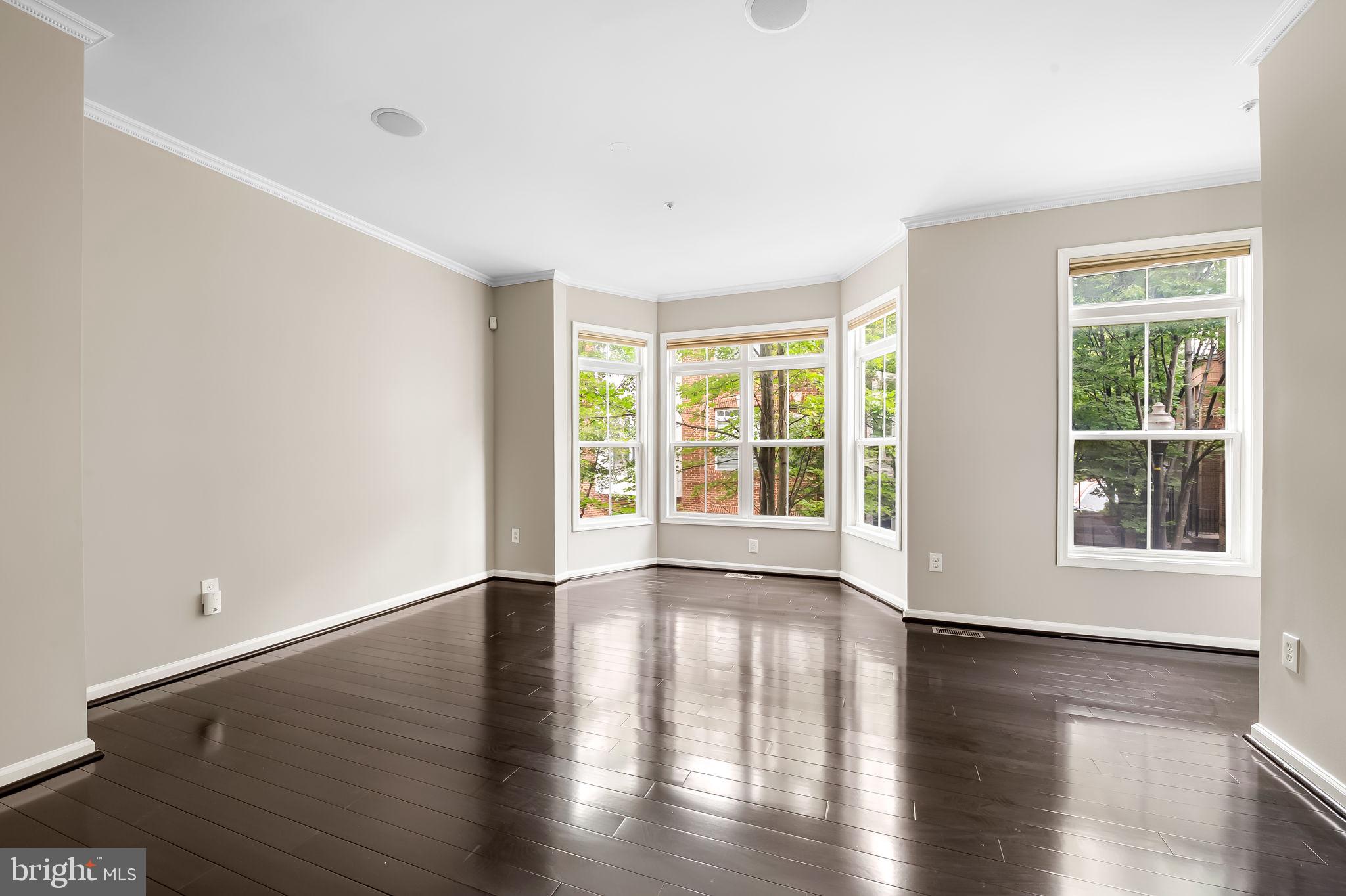 10257 Rutland Round Road, Unit 38 Columbia, MD 21044 - Photo 12 of 43 Living Room