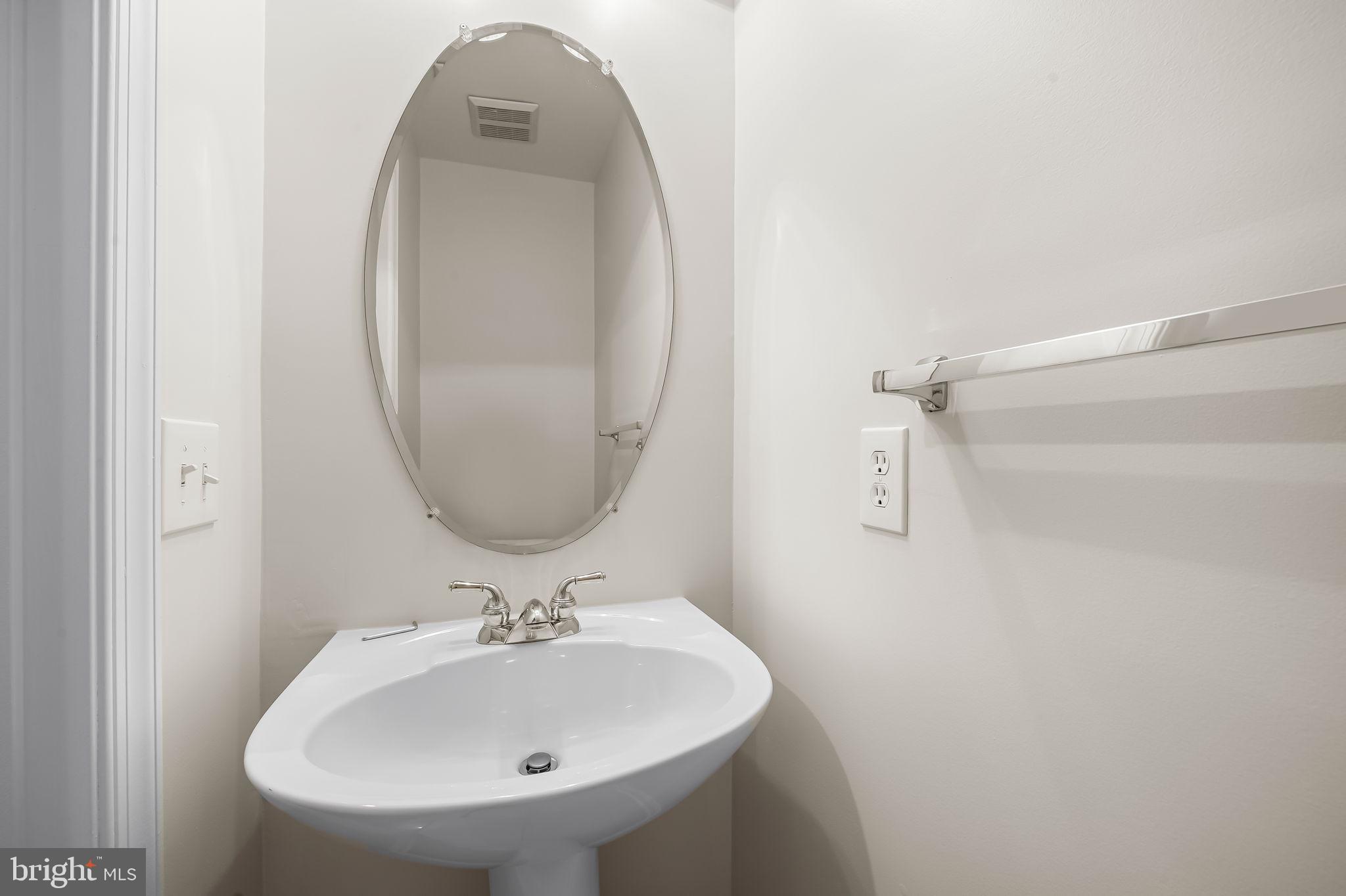 10257 Rutland Round Road, Unit 38 Columbia, MD 21044 - Photo 10 of 43 Powder Room