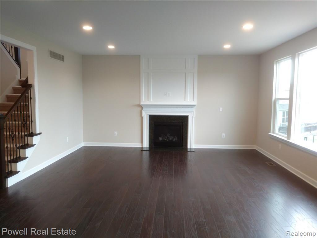 7013 Oakhurst Ridge Road Clarkston, MI 48348 - Photo 3 of 17
