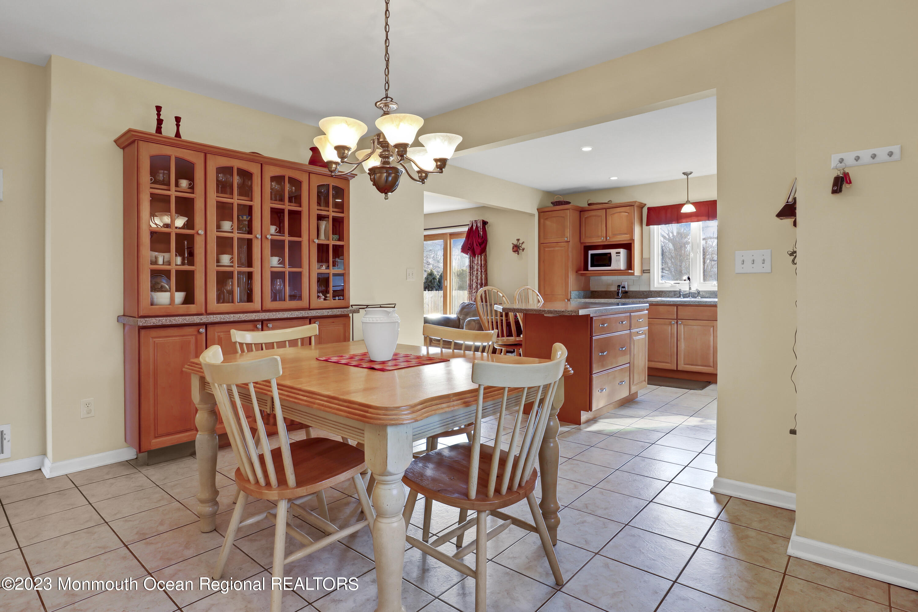 230 Highwood Road Oakhurst, NJ 07755 - Photo 3 of 24 a55dbc133166c5871f2c1f085b63b1bf395ac852