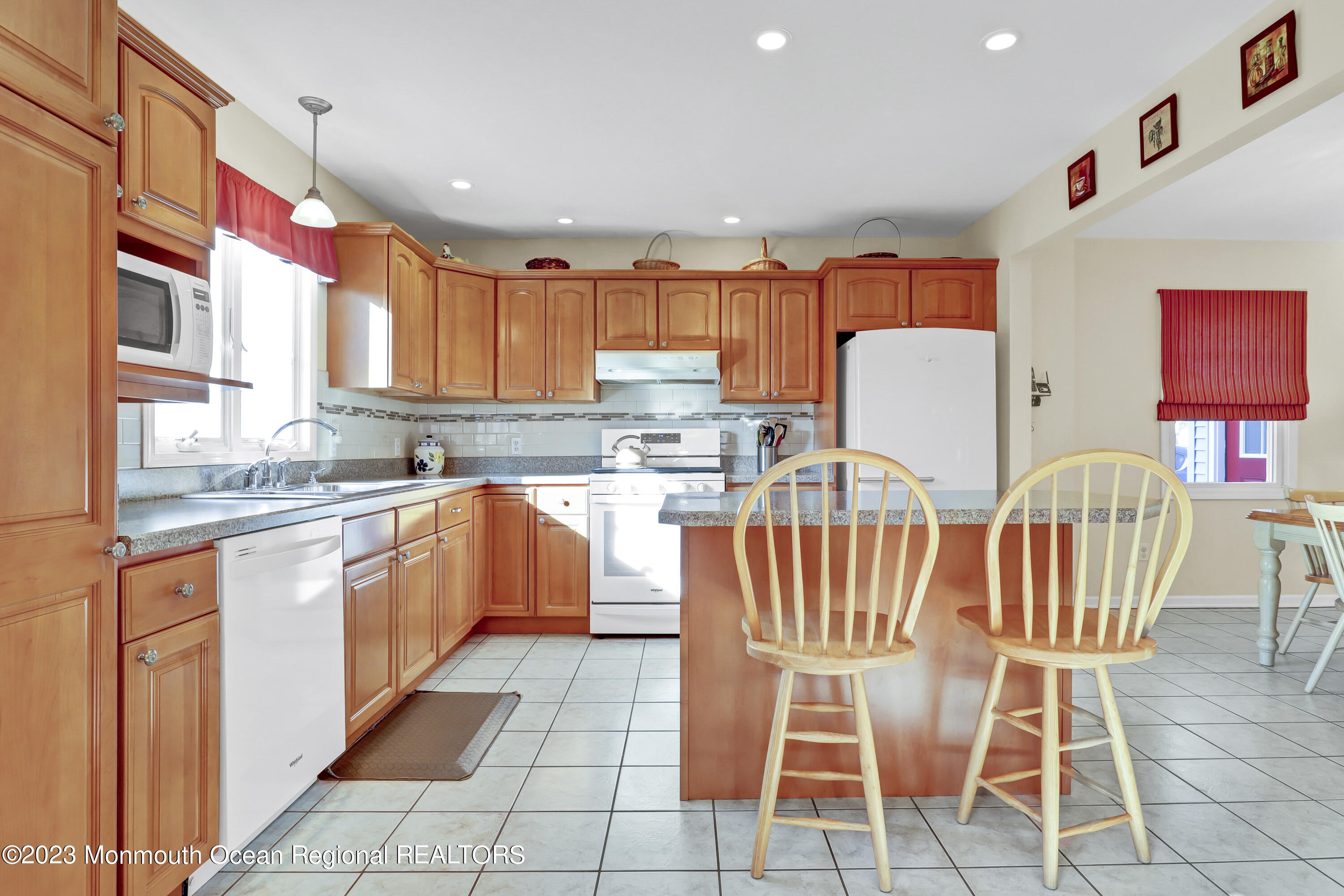 230 Highwood Road Oakhurst, NJ 07755 - Photo 7 of 24 b6b064db7d55b931ad2bbeba9af6f2e0b5505b2a