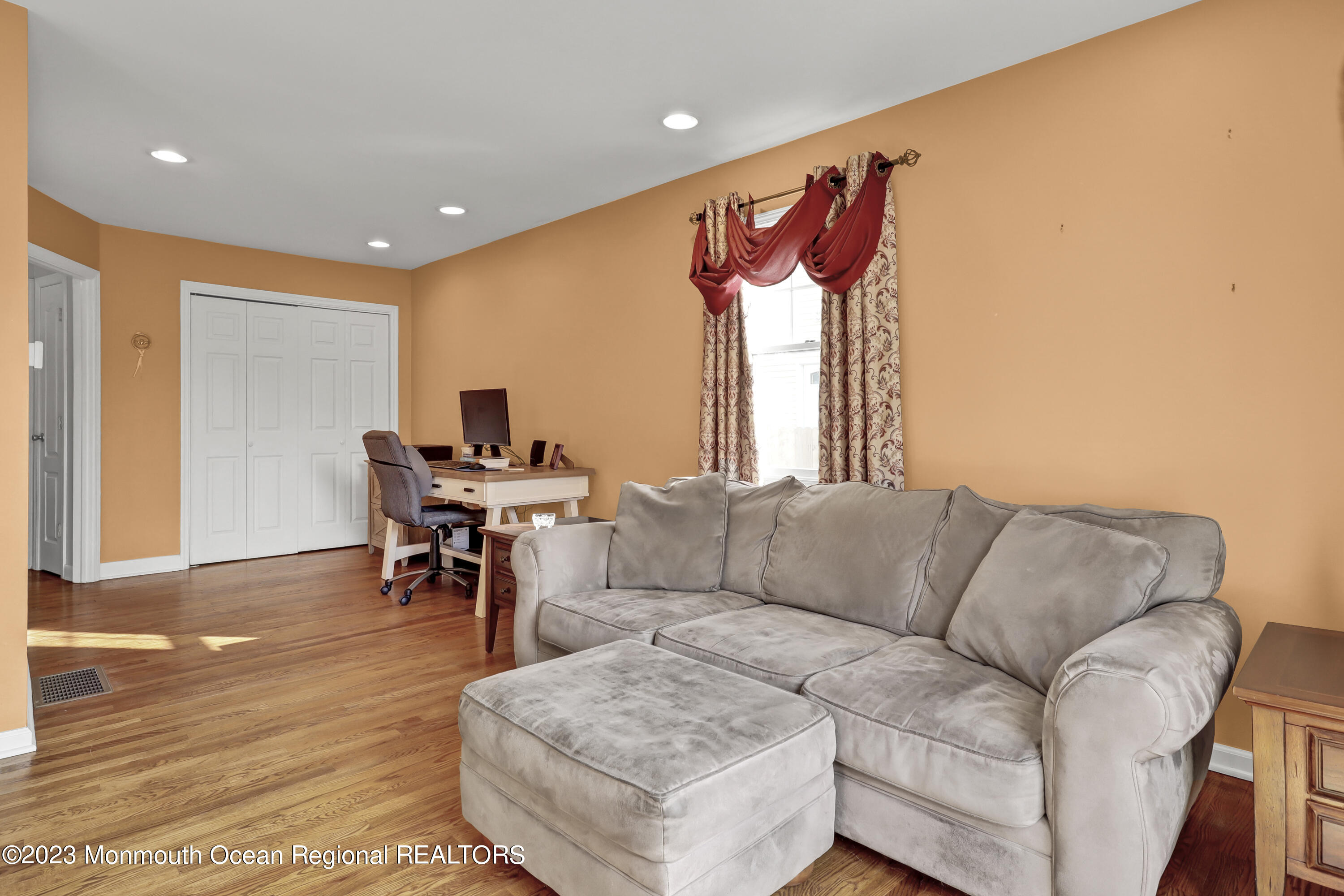 230 Highwood Road Oakhurst, NJ 07755 - Photo 9 of 24 ff7e867ee439d2e3656294f29480ad5c148a61cb