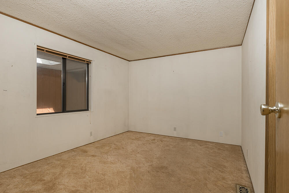 660 East Fork Road Williams, OR 97544 - Photo 19 of 45 19