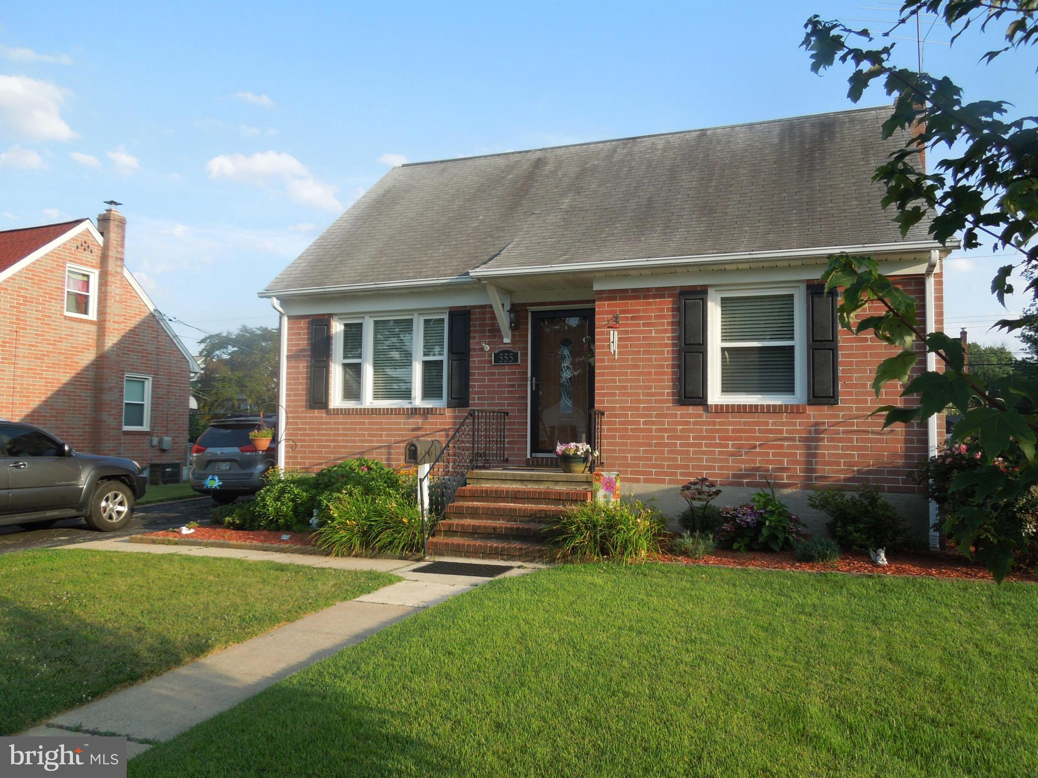 555 Forest View Road Linthicum Heights, MD 21090 - Photo 2 of 30 Exterior (Front)