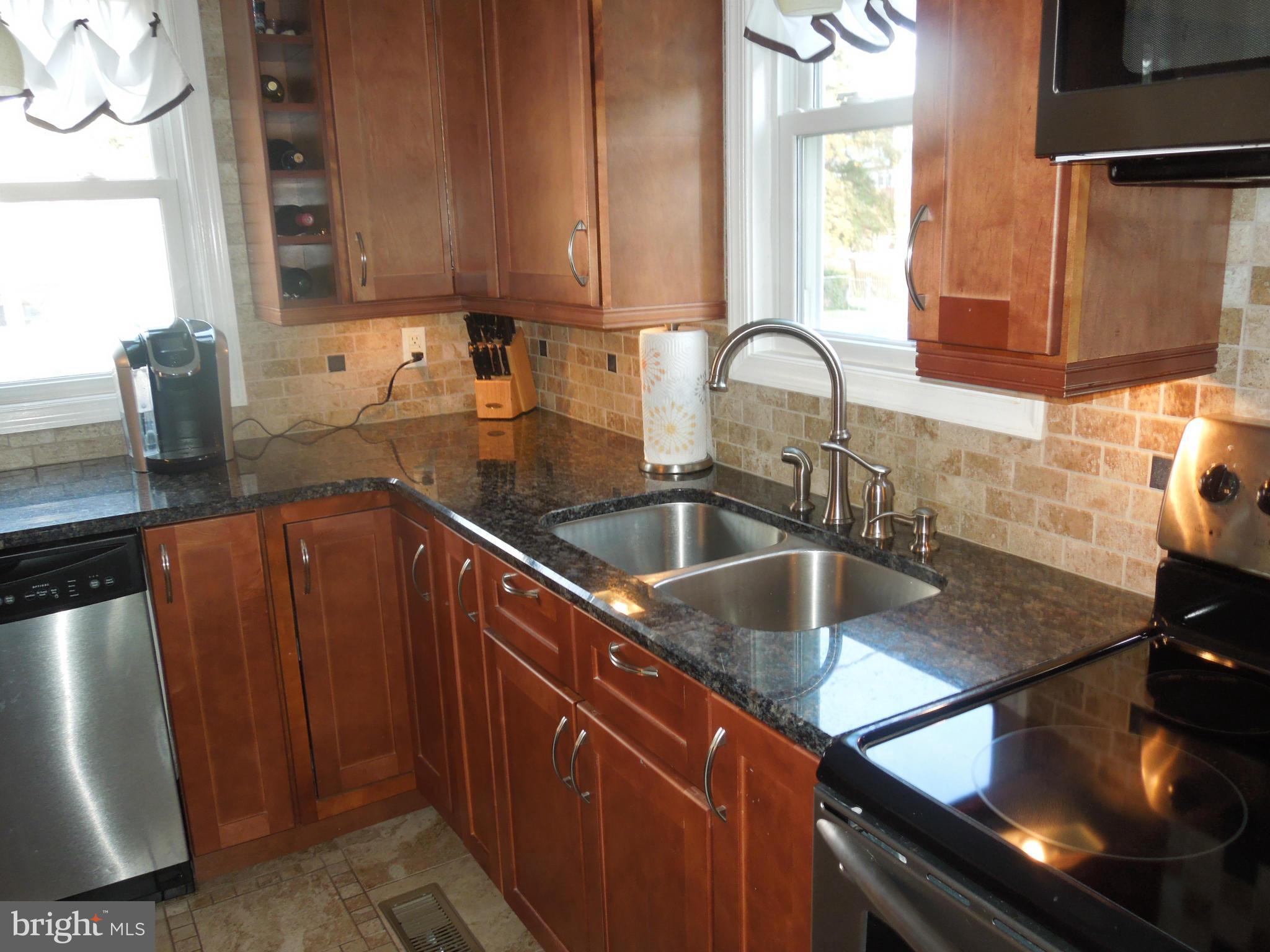 555 Forest View Road Linthicum Heights, MD 21090 - Photo 13 of 30 Kitchen