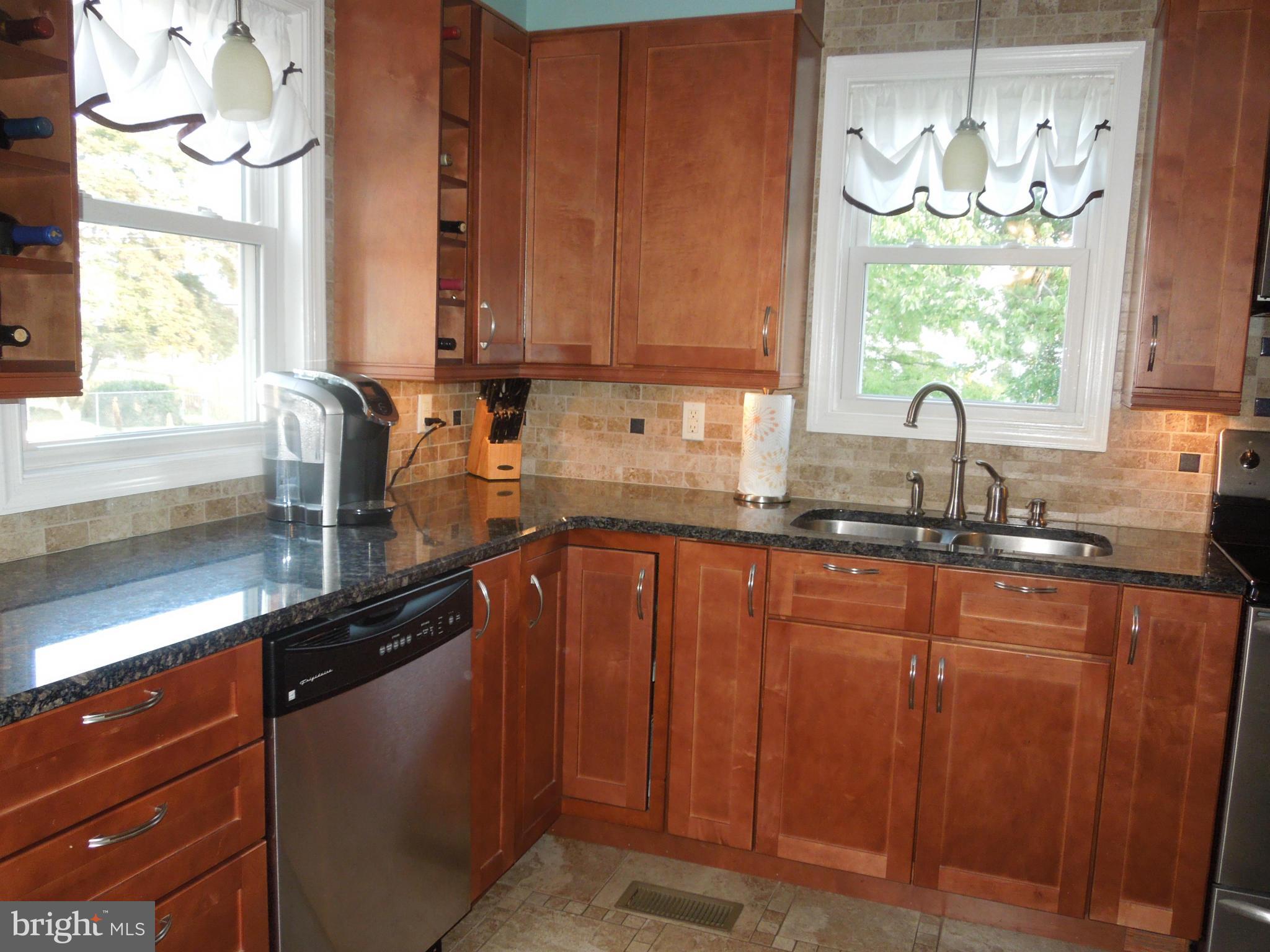 555 Forest View Road Linthicum Heights, MD 21090 - Photo 10 of 30 Kitchen