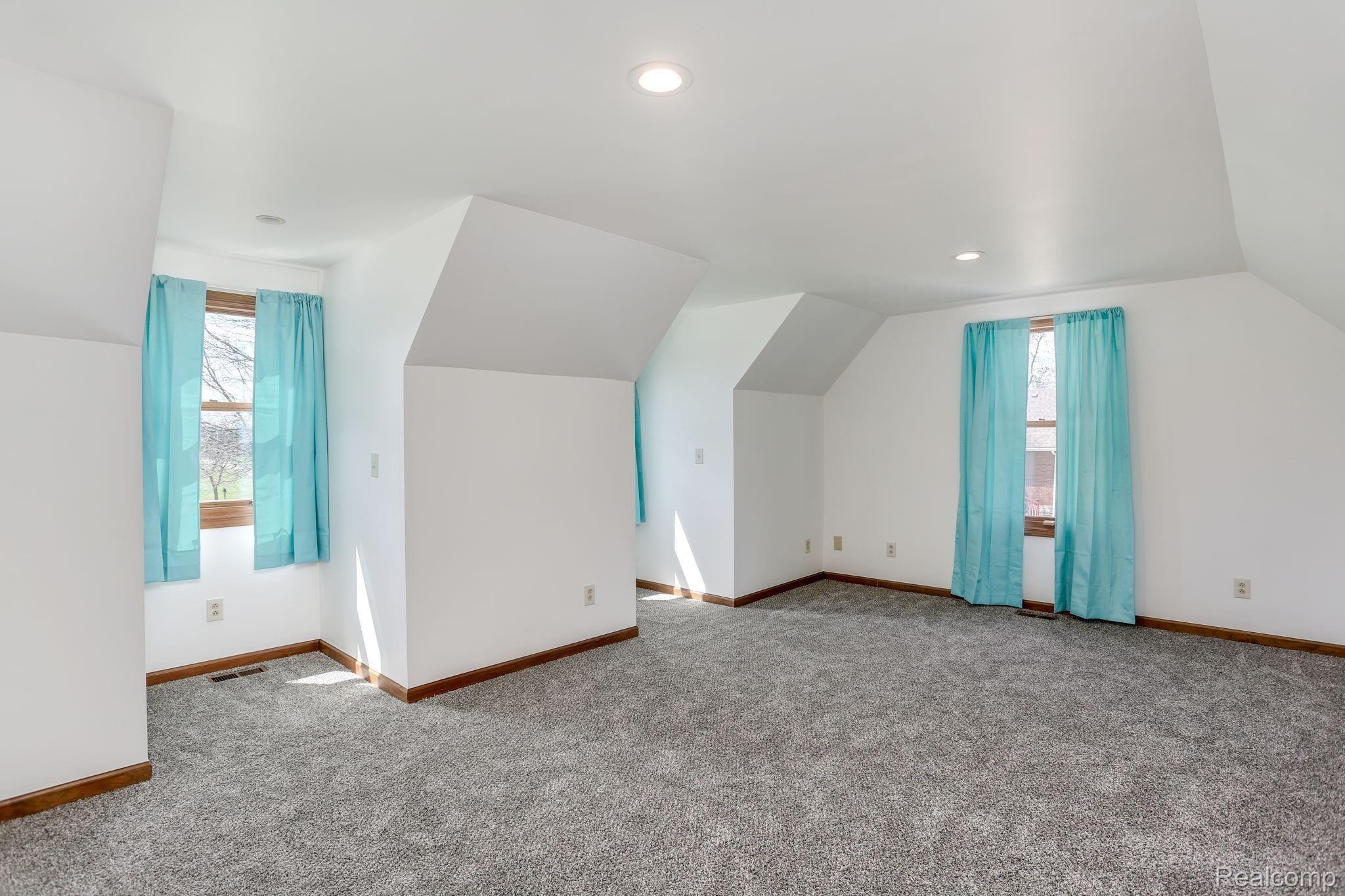 26411 Inkster Road Flat Rock, MI 48134 - Photo 23 of 32 26411+Inkster+Rd+Flat+Rock-24-mls.jpg