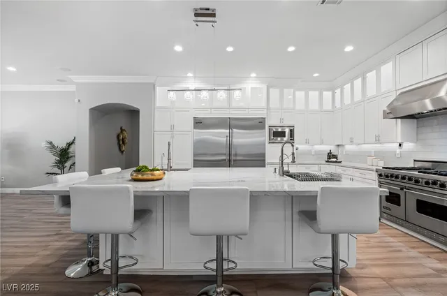 $5,200,000 | 29 Soaring Bird Court, Las Vegas, NV 89135