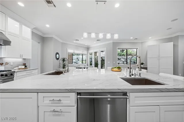 $5,200,000 | 29 Soaring Bird Court, Las Vegas, NV 89135