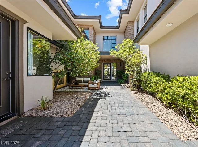 $5,200,000 | 29 Soaring Bird Court, Las Vegas, NV 89135