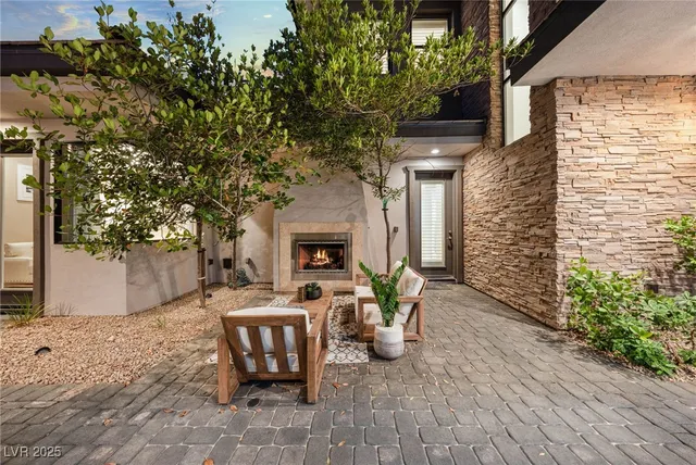 $5,200,000 | 29 Soaring Bird Court, Las Vegas, NV 89135