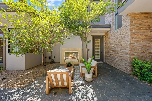 $5,200,000 | 29 Soaring Bird Court, Las Vegas, NV 89135