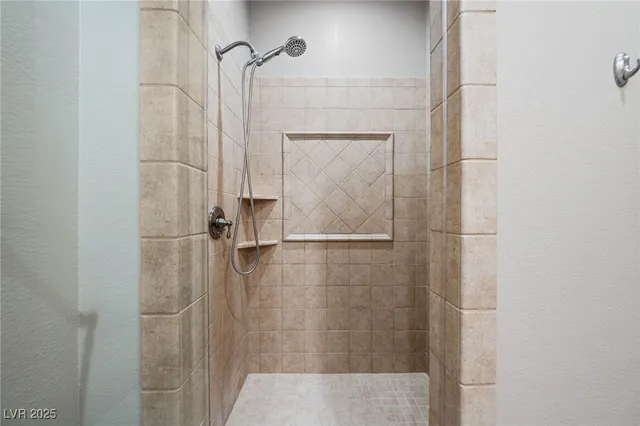 $5,200,000 | 29 Soaring Bird Court, Las Vegas, NV 89135