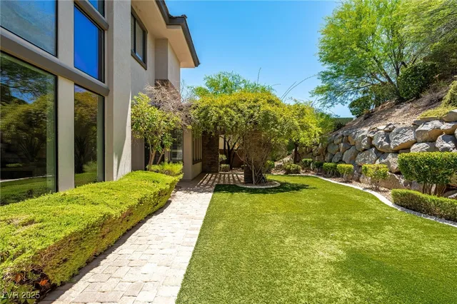 $5,200,000 | 29 Soaring Bird Court, Las Vegas, NV 89135