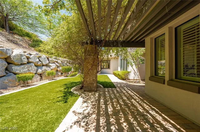 $5,200,000 | 29 Soaring Bird Court, Las Vegas, NV 89135