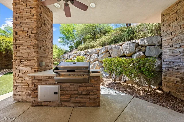 $5,200,000 | 29 Soaring Bird Court, Las Vegas, NV 89135