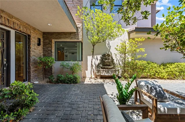 $5,200,000 | 29 Soaring Bird Court, Las Vegas, NV 89135