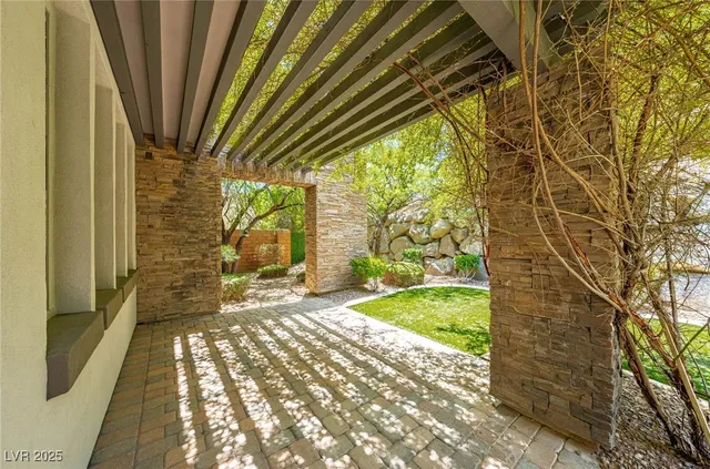 $5,200,000 | 29 Soaring Bird Court, Las Vegas, NV 89135