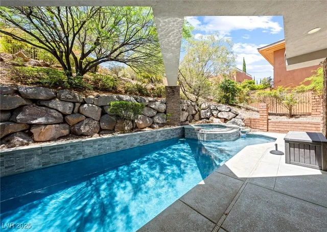 $5,200,000 | 29 Soaring Bird Court, Las Vegas, NV 89135