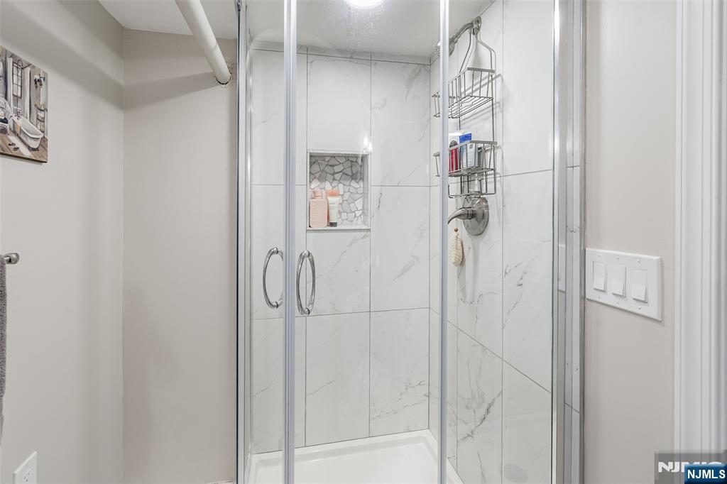 17 Woodstone Road Rockaway, NJ 07866 - Photo 14 of 20