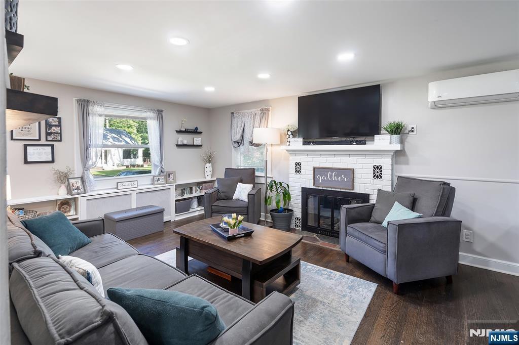 17 Woodstone Road Rockaway, NJ 07866 - Photo 2 of 20