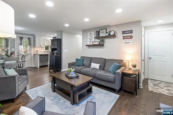 $499,900 | 17 Woodstone Road, Rockaway, NJ 07866