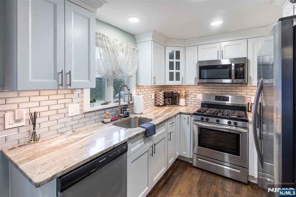 17 Woodstone Road Rockaway, NJ 07866 - Photo 4 of 20