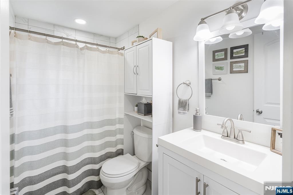 17 Woodstone Road Rockaway, NJ 07866 - Photo 9 of 20