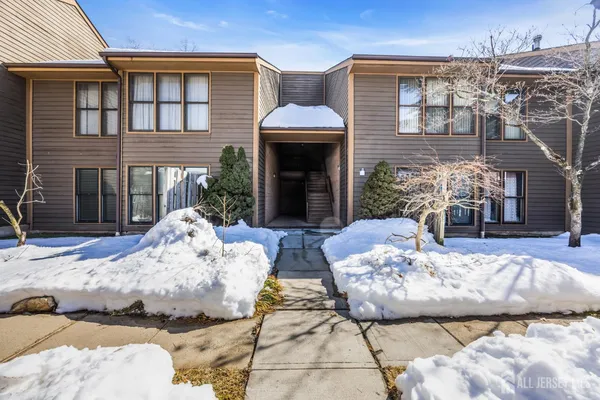 $539,000 | 113 Heather Court, Unit 113, Edison, NJ 08820