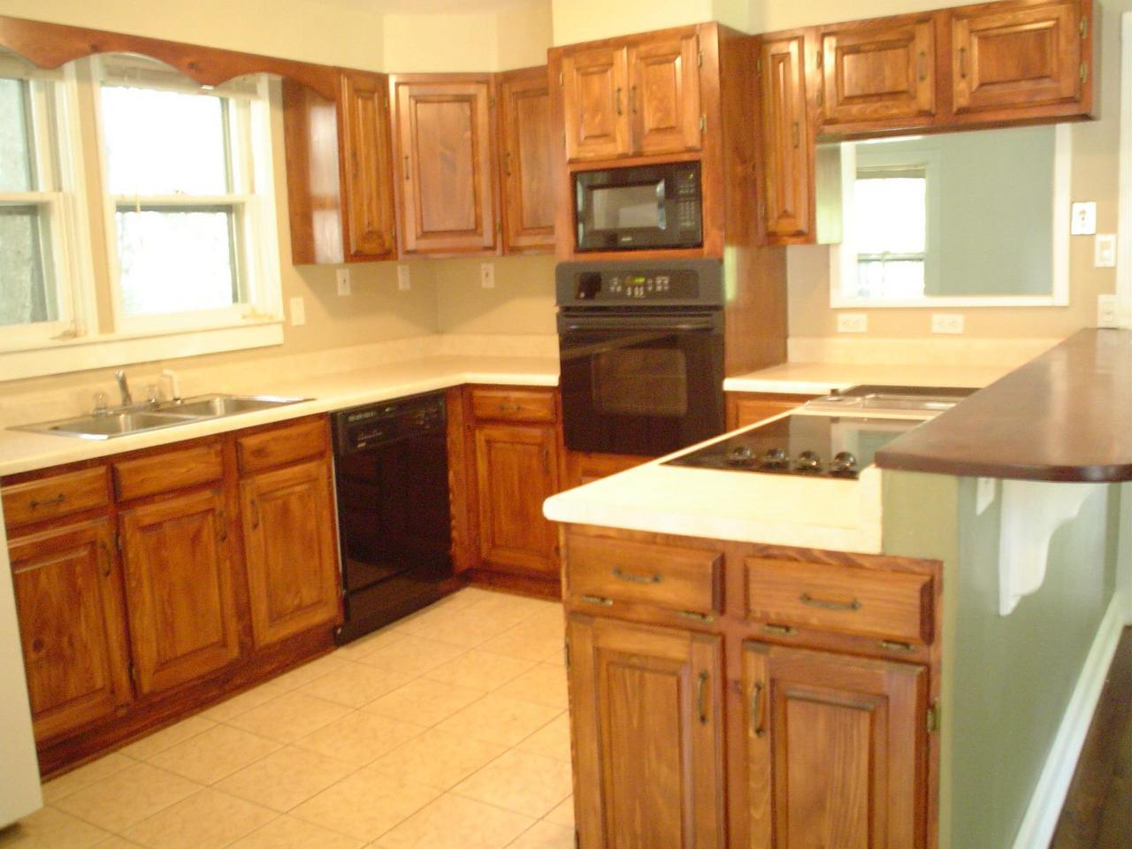 9 Pocono Road Mount Pocono, PA 18344 - Photo 2 of 10 Kitchen