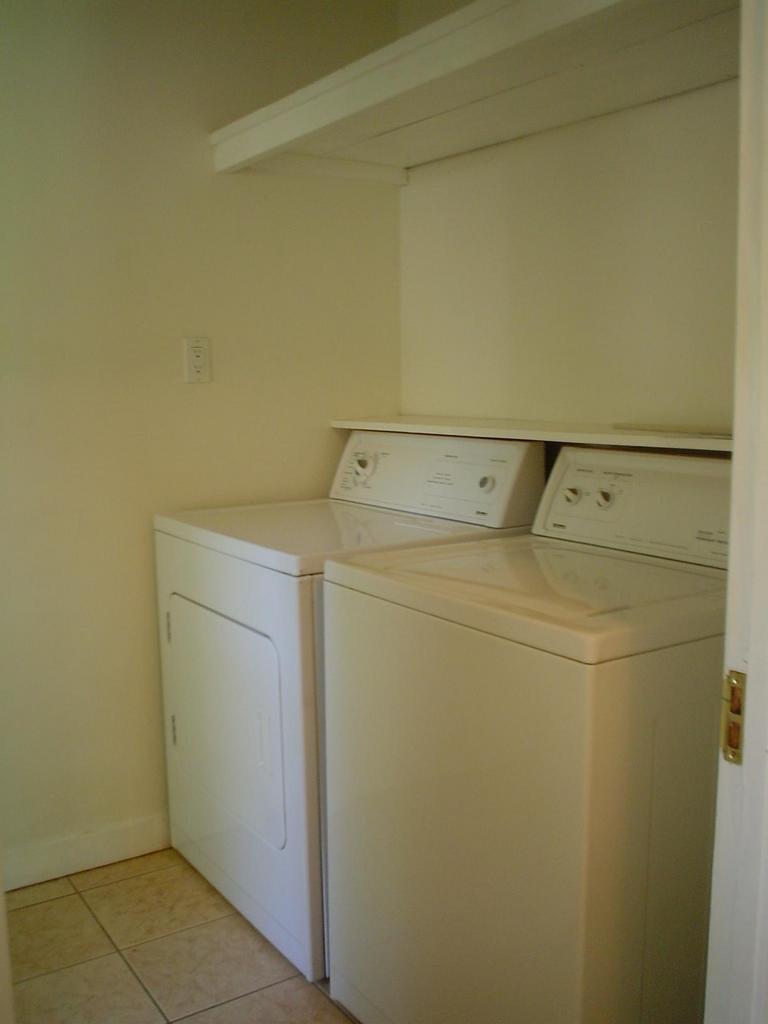 9 Pocono Road Mount Pocono, PA 18344 - Photo 8 of 10 Laundry Area