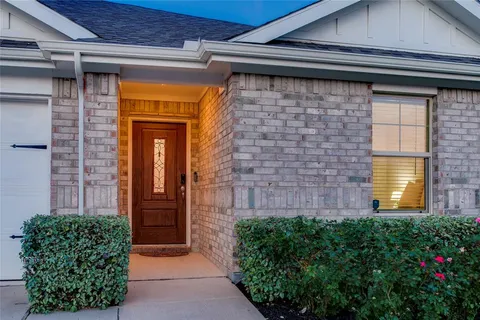 $389,900 | 3012 Prairie Trail Avenue, Aubrey, TX 76227