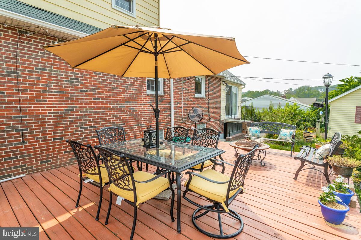 302 Homewood Road Linthicum, MD 21090 - Photo 36 of 56 Great place to relax and unwind.