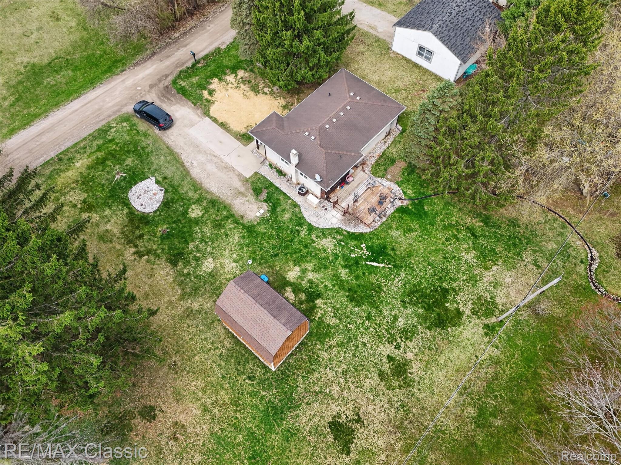 5060 Warmbriar Road White Lake, MI 48383 - Photo 34 of 34 Aerial view of property and surrounding area