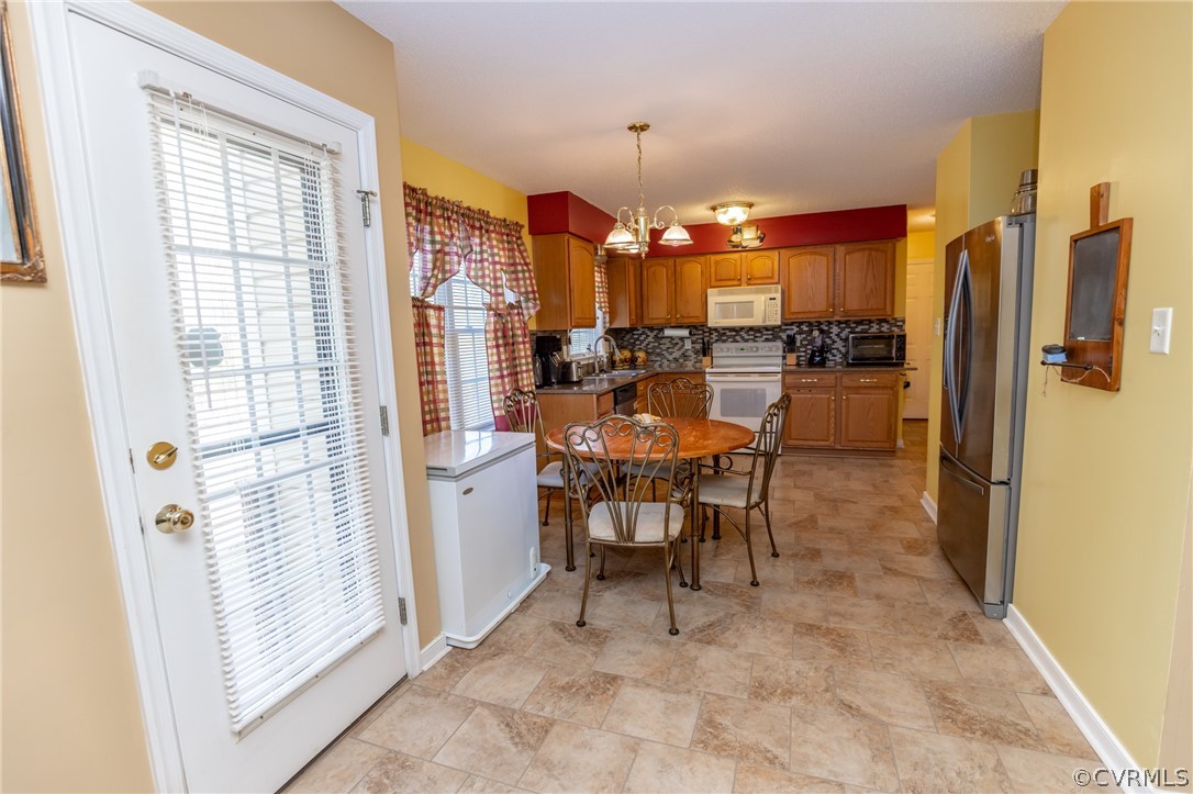 9012 Wycliff Road North Chesterfield, VA 23236 - Photo 11 of 27 Kitchen
